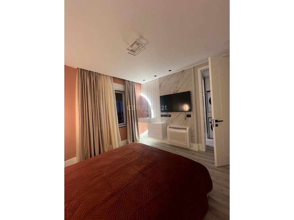 SUPER APARTAMENT 2+1 ME QIRA NE BLLOK