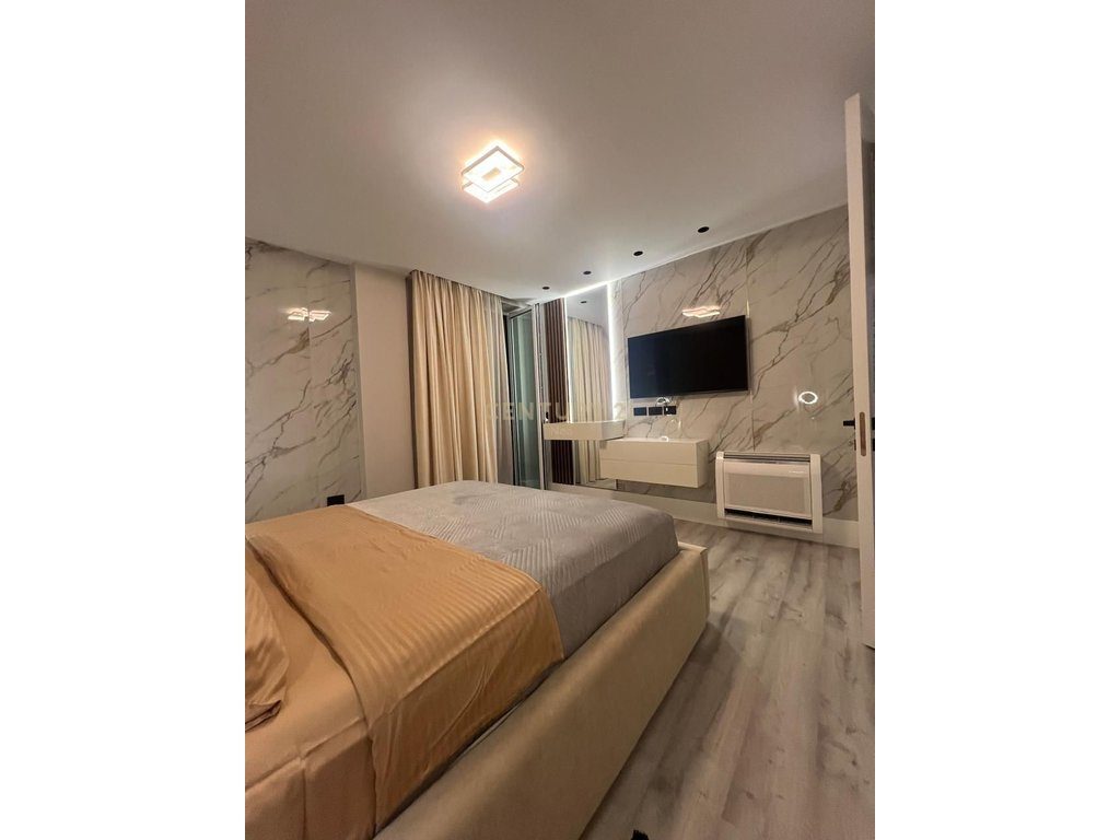 SUPER APARTAMENT 2+1 ME QIRA NE BLLOK