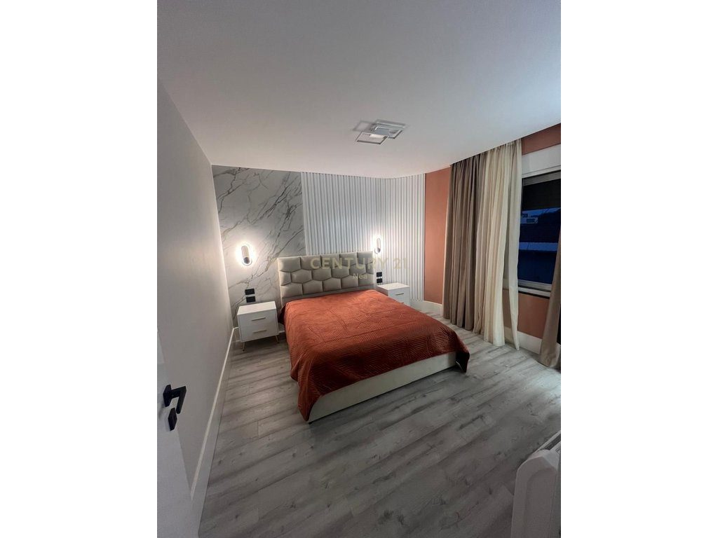 SUPER APARTAMENT 2+1 ME QIRA NE BLLOK