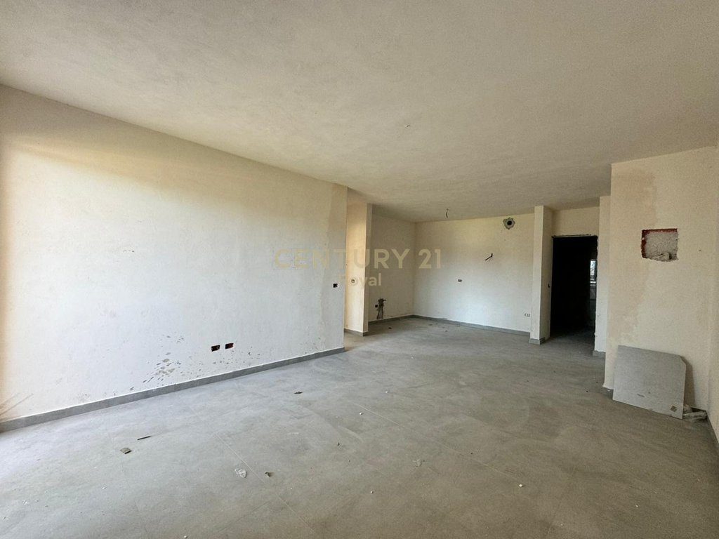 OKAZION 950 EURO/M2-SHITET APARTAMENT 2+1 NE GOLEM