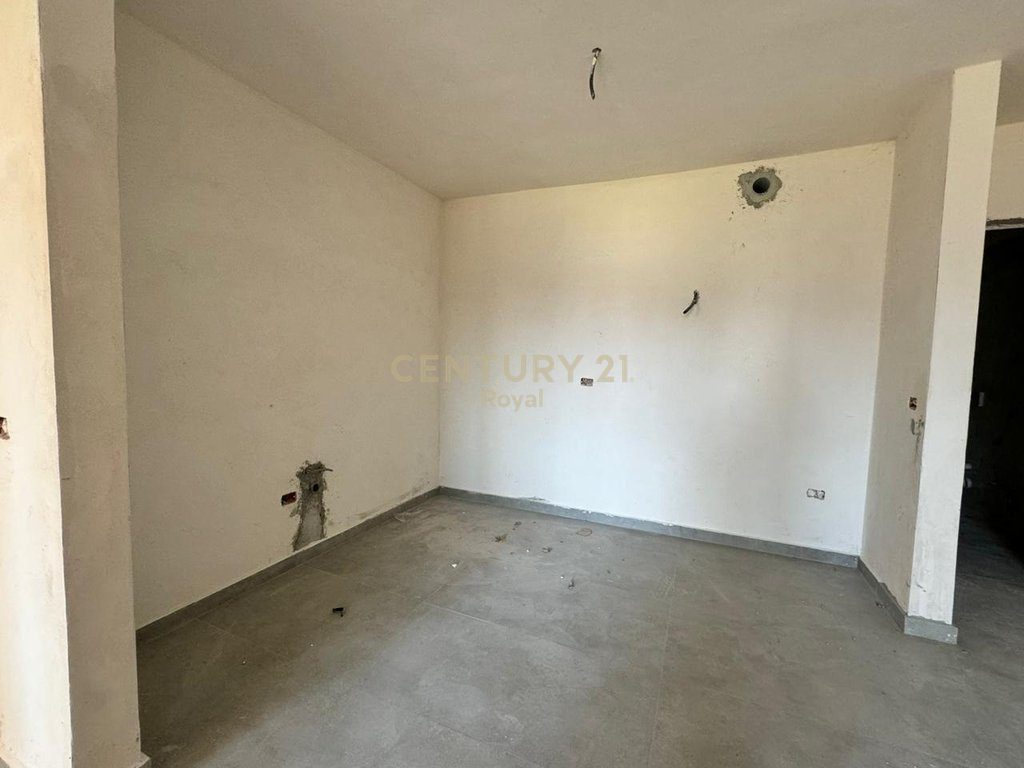 OKAZION 950 EURO/M2-SHITET APARTAMENT 2+1 NE GOLEM