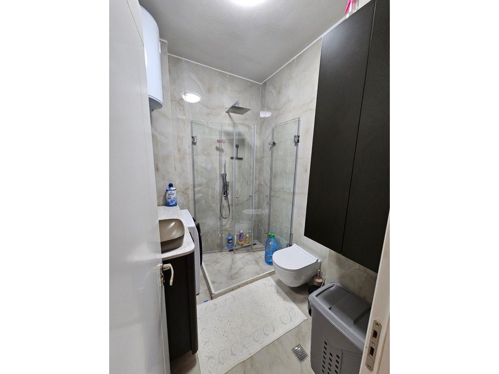 Shitet super apartament modern tek Rrethi i Astirit!