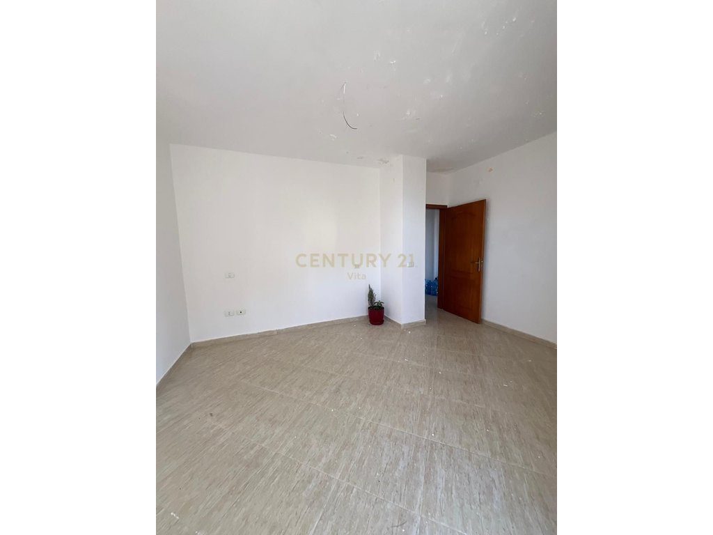 JEPET ME QERA APARTAMENT 2+1 ME PAMJE DETI TEK VILA E ZOGUT , DURRES !!!!