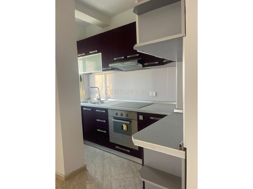JEPET ME QERA APARTAMENT 2+1 ME PAMJE DETI TEK VILA E ZOGUT , DURRES !!!!