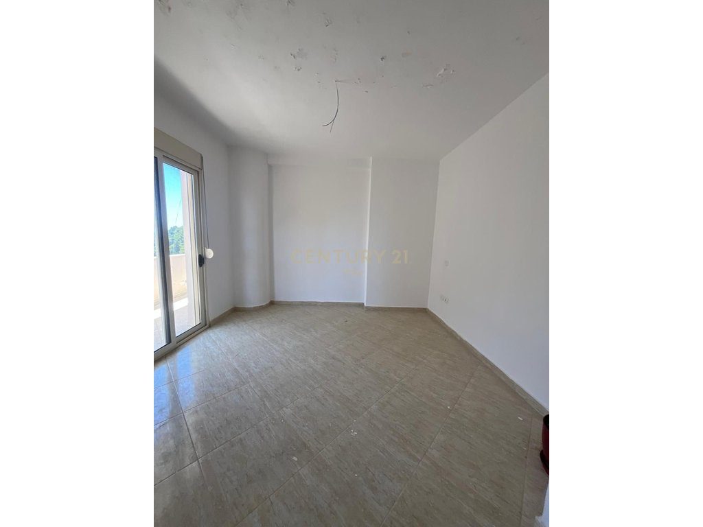 JEPET ME QERA APARTAMENT 2+1 ME PAMJE DETI TEK VILA E ZOGUT , DURRES !!!!