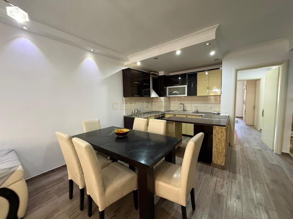 Apartament në shitje 2+1 tek Pallatet Çabej