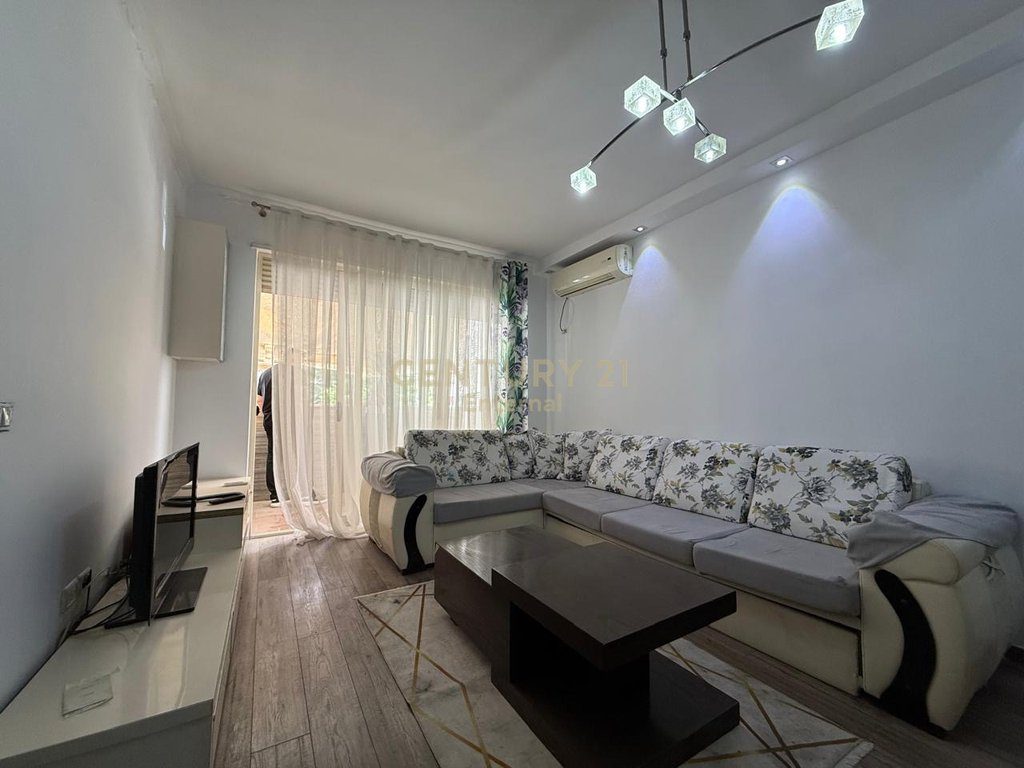 Apartament në shitje 2+1 tek Pallatet Çabej