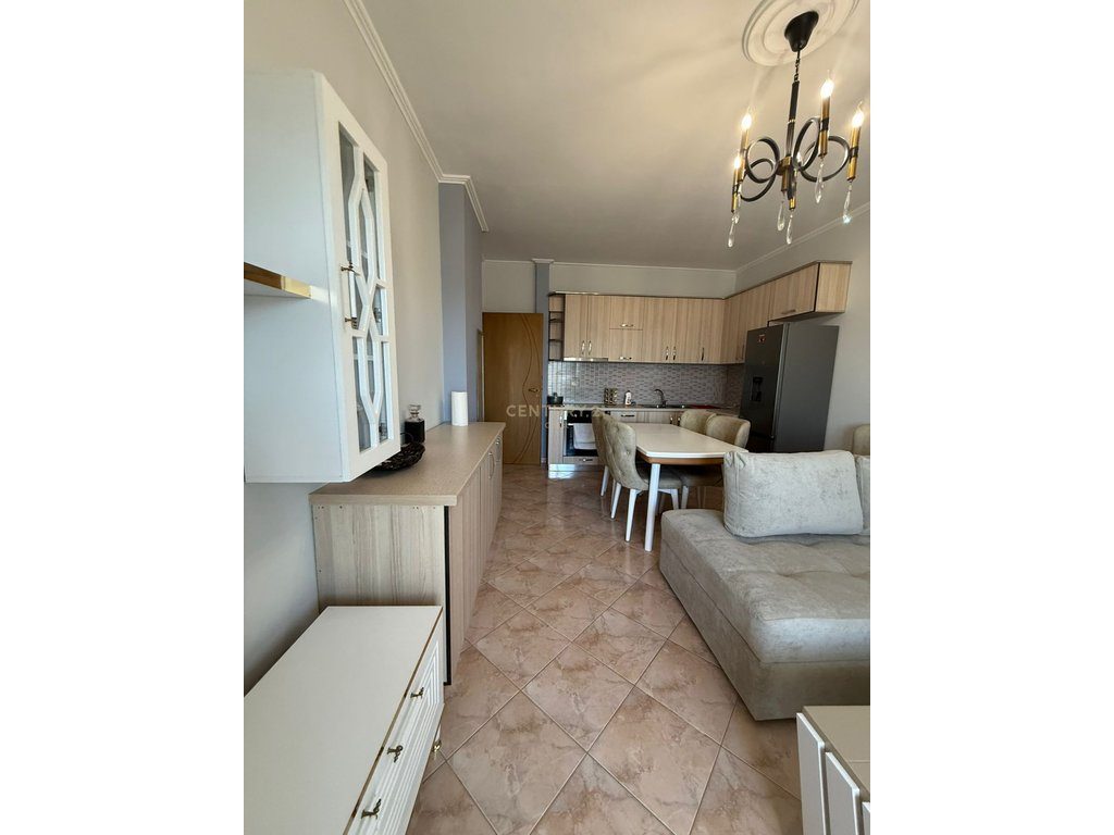 Jepet me qira apartament  1+1 pranë  shkollës “Jani Minga”, Vlorë