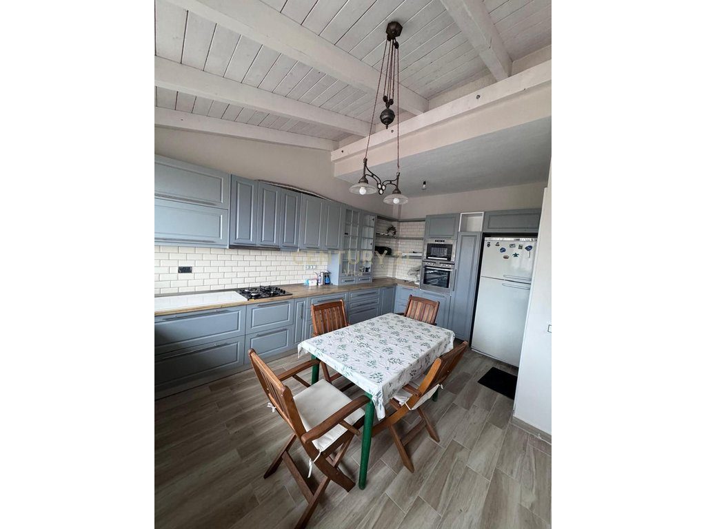 SHITET APARTAMENT 2+1+2+VERAND+GARAZHD, DURRES!!