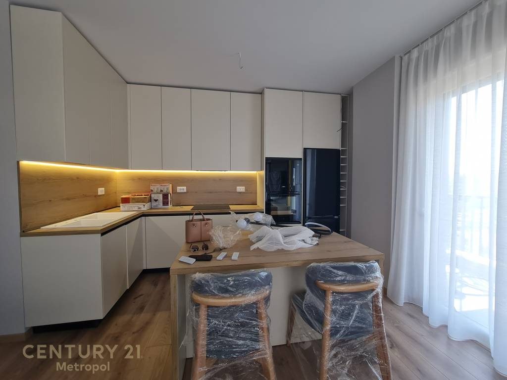 Apartament luksoz per qira 2+1+2 tek Trio Tower – i sapo arreduar, DON BOSKO.