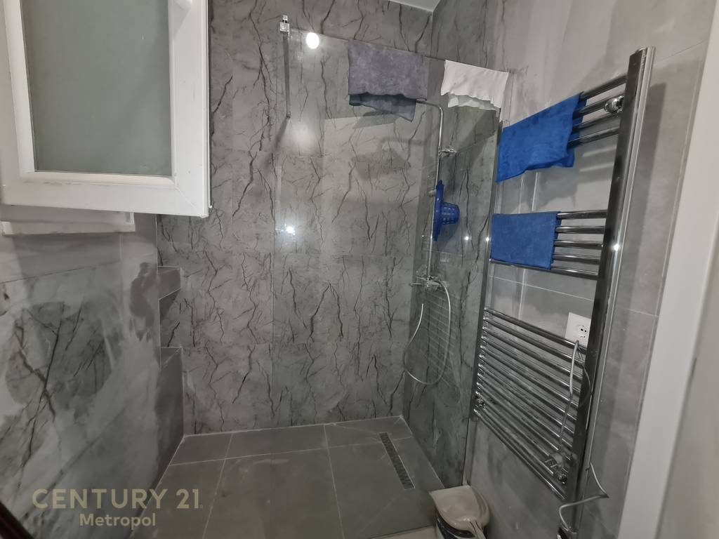 Apartament luksoz per qira 2+1+2 tek Trio Tower – i sapo arreduar, DON BOSKO.