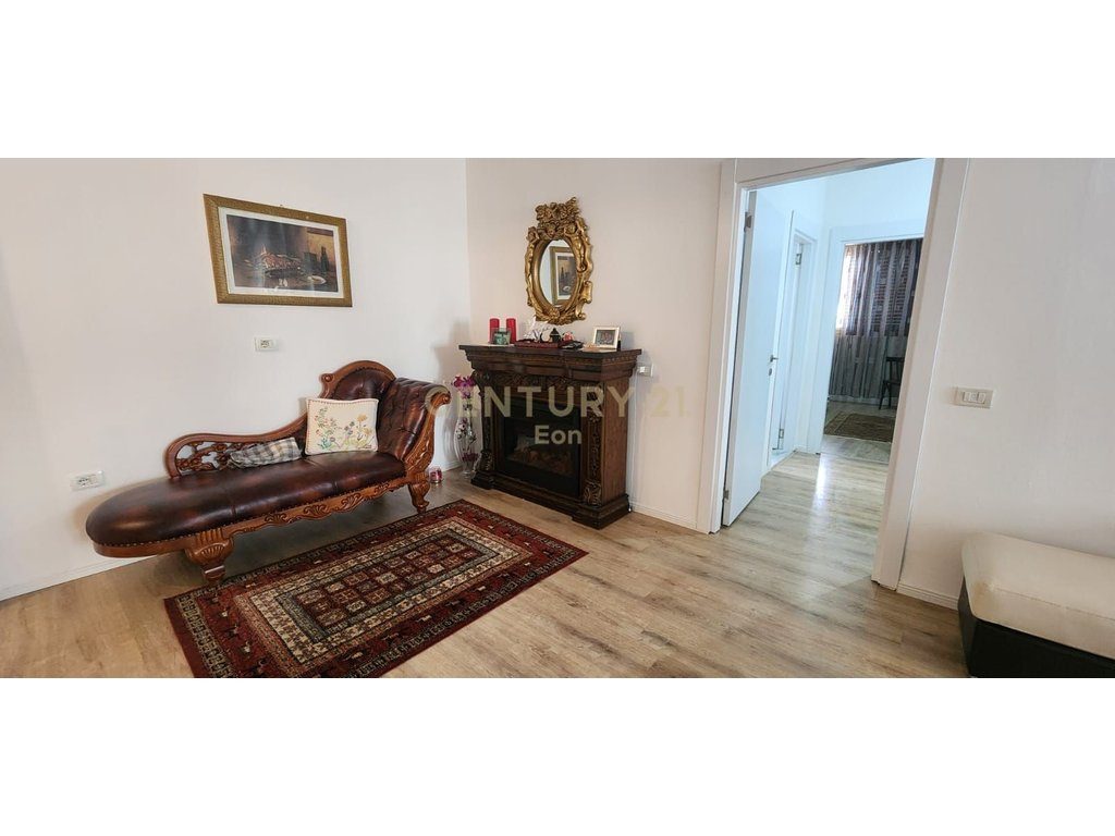 JEPET ME QERA APARTAMENT 2+1+2 ME VERANDE, LAGJJA 17, DURRES  !