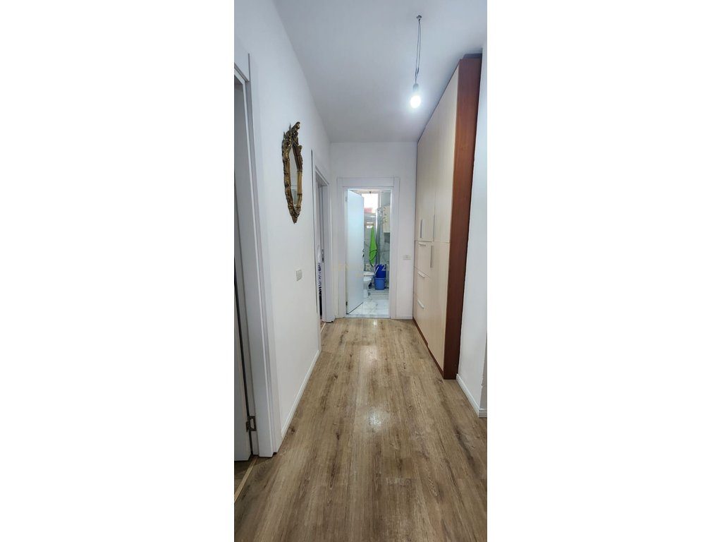 JEPET ME QERA APARTAMENT 2+1+2 ME VERANDE, LAGJJA 17, DURRES  !