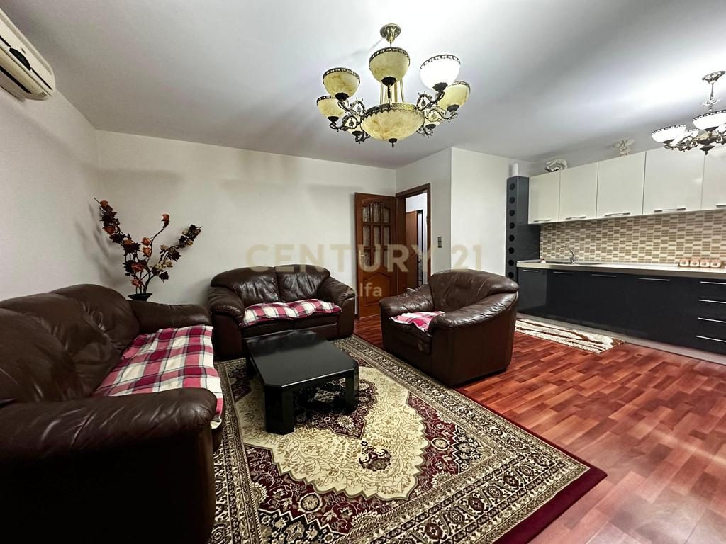Apartament 2+1 per Qira  tek Mine Peza!