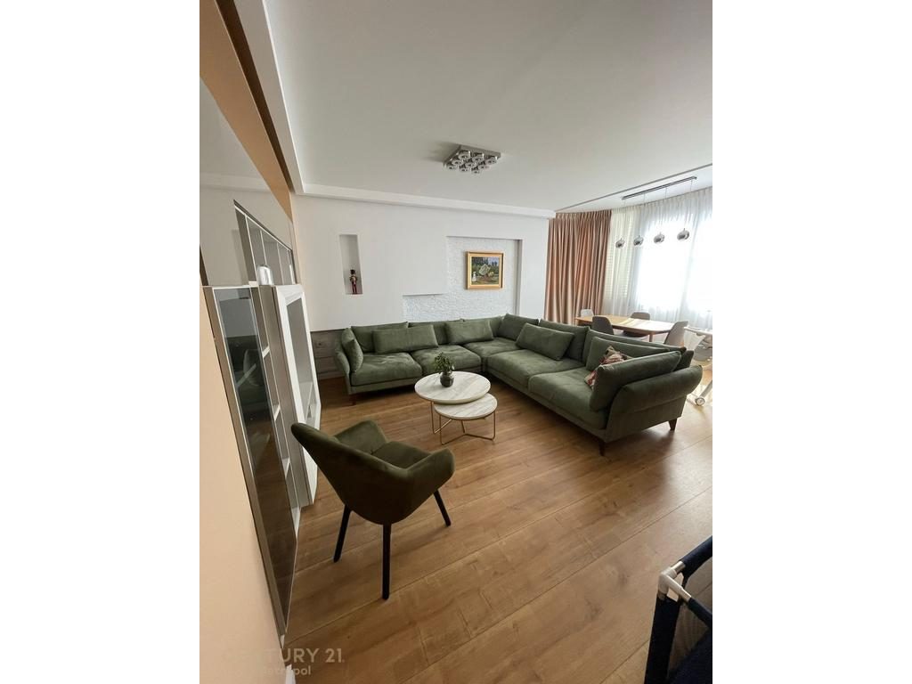 MYSLYM SHYR, APARTAMENT 2+1 PER QIRA!