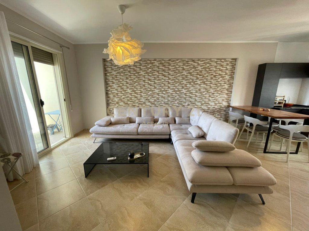 APARTAMENT 2+1 ME PAMJE PANORAMIKE NGA DETI – LUNGOMARE, VLORË