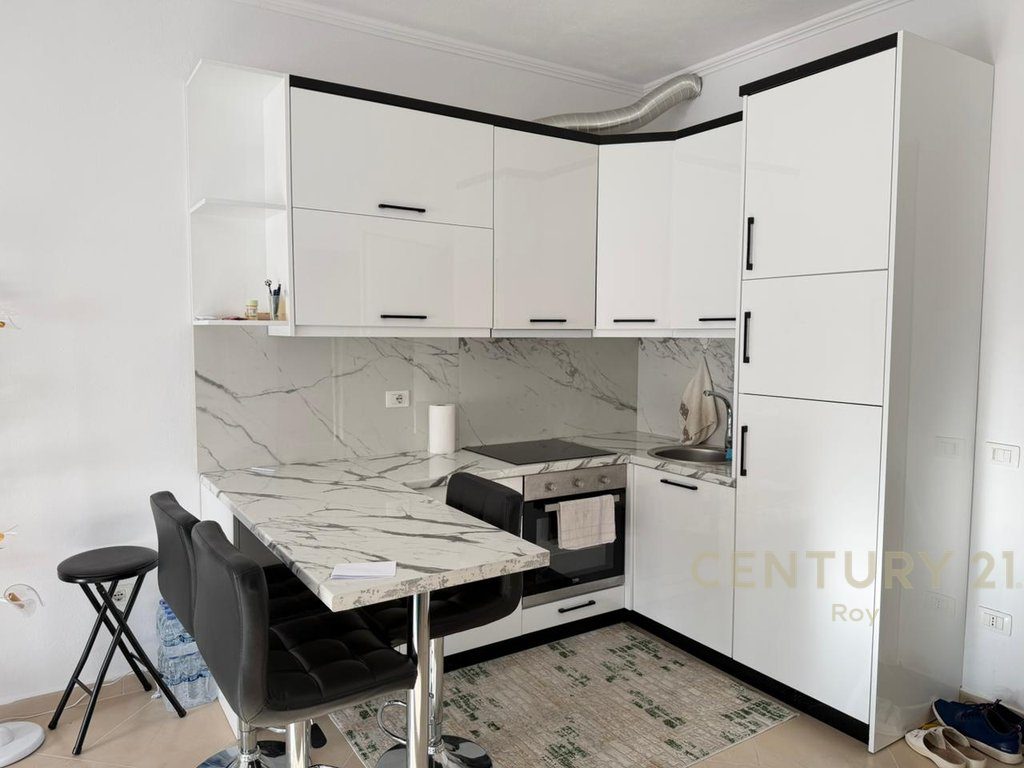APARTAMENT 1+1 PER SHITJE NE QENDER TE GOLEMIT!!!