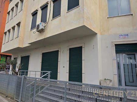 Ambient komercial per qira te “Albulena Residence “ne Paskuqan