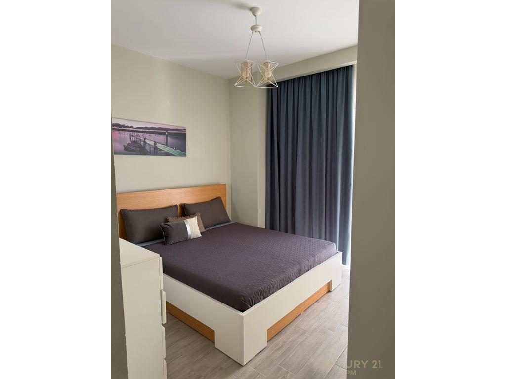 Jepet me qira apartament i ri i mobiluar 2+1+Post Parkimi, siper kopshtit zoologjik