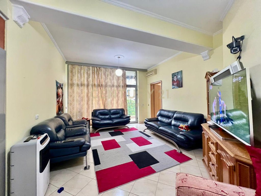 QIRA, APARTAMENT 3+1+2, GLOBE / RRUGA KAVAJËS‼️