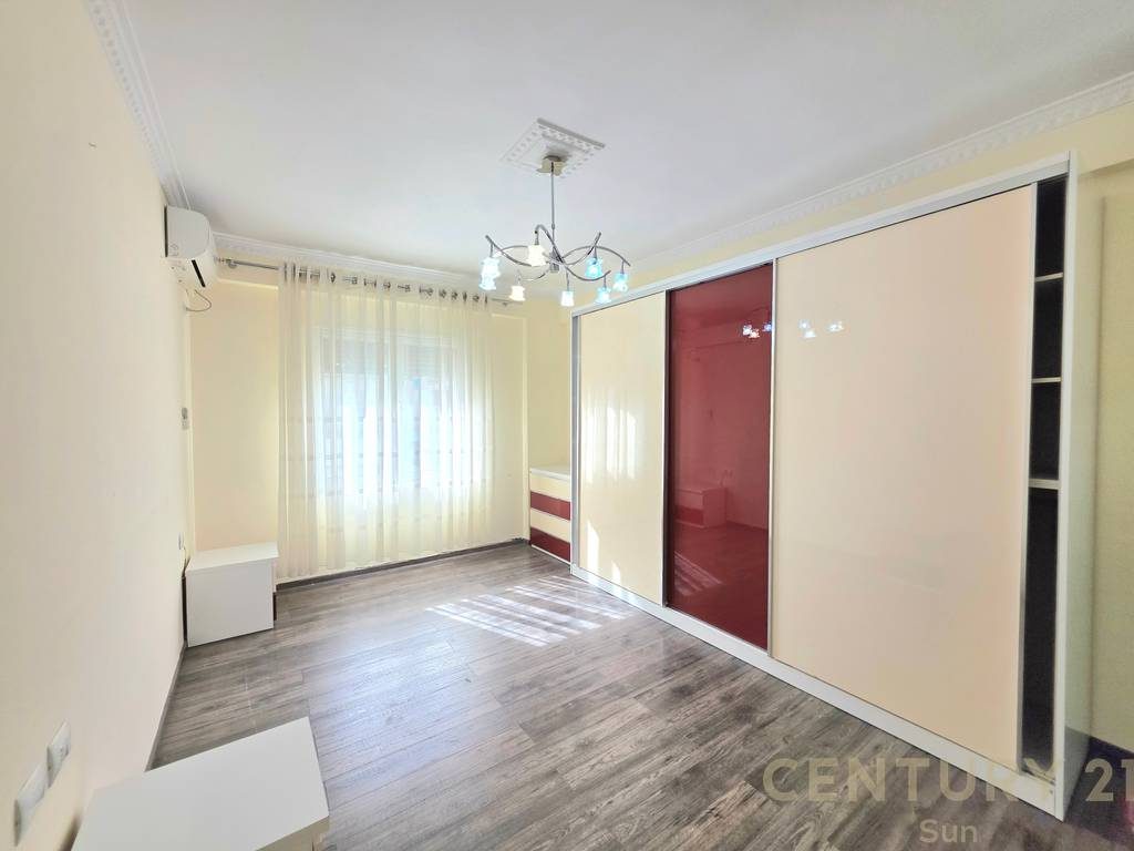 APARTAMENT 2+1+2 PER SHITJE PRANE KOPSHTIT ZOOLOGJIK