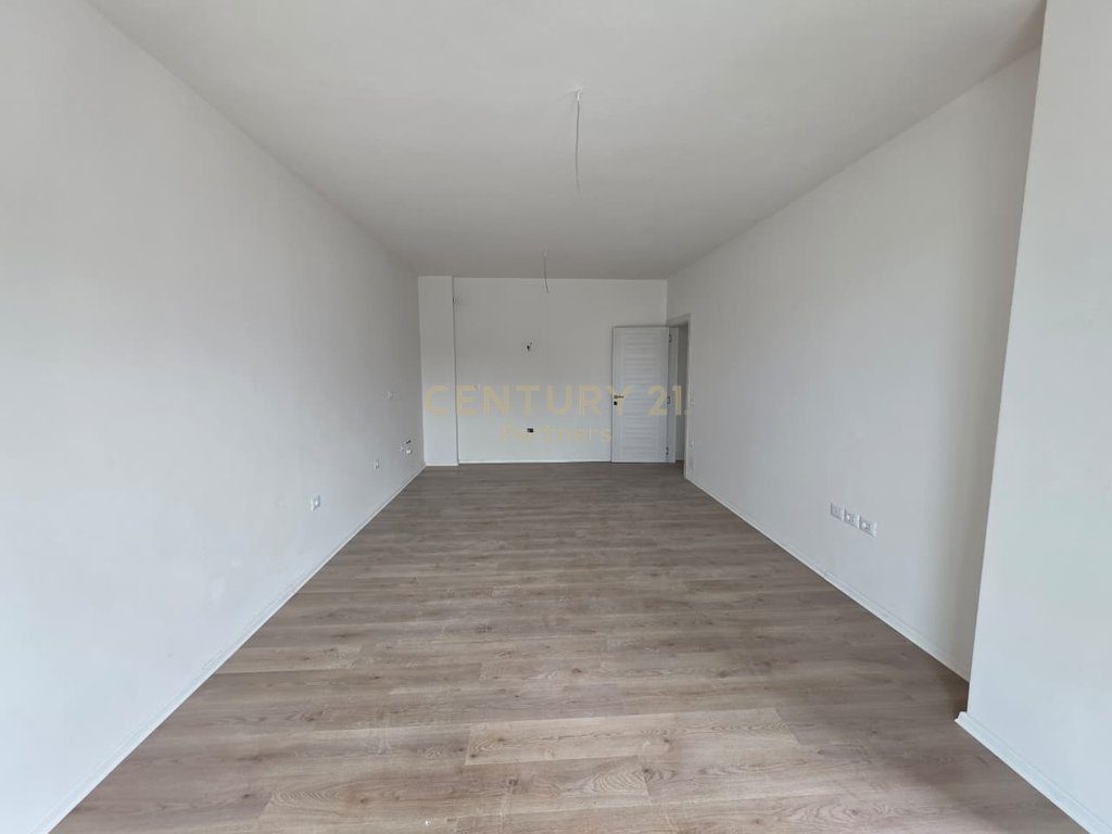 APARTAMENT 2+1 + POST PARKIMI TEK ALBULENA RESIDENCE, PASKUQAN.