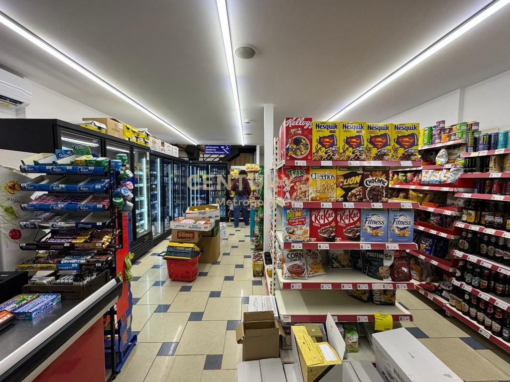 Ambient Komercial me Qira në Myslym Shyri