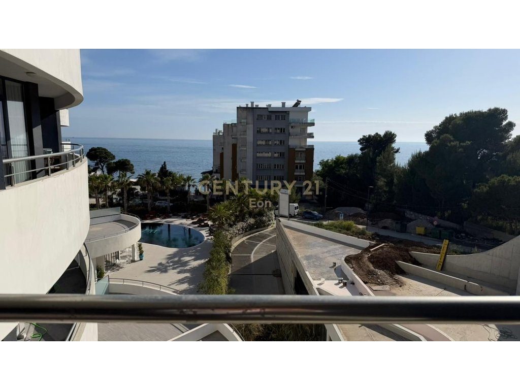 Apartament luksoz 2+1+2+garazh per qira tek White Hill Residence!