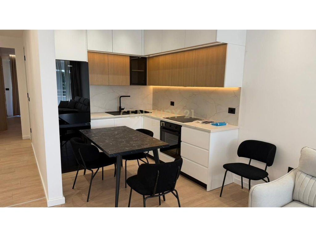 Apartament luksoz 2+1+2+garazh per qira tek White Hill Residence!