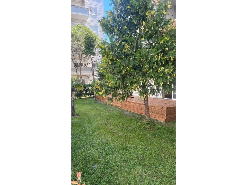 Apartament me Verandë në Shitje pranë Bellavista Resort, Qerret
