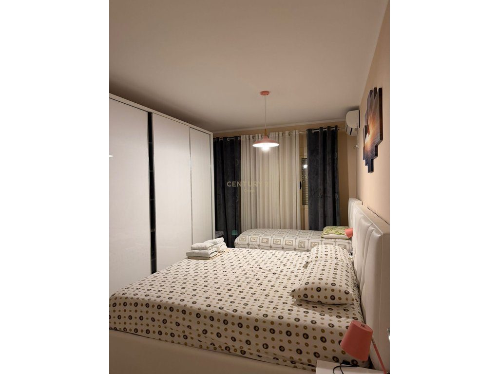 Jepet me qira apartament 1+1 në Lungomare, vijë e dytë!