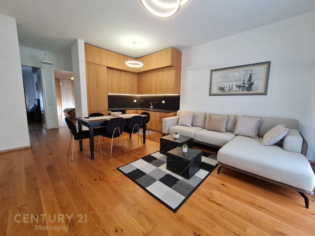 Jepet me qira apartament 2+1+2 në Rezidencën Private Petrelë