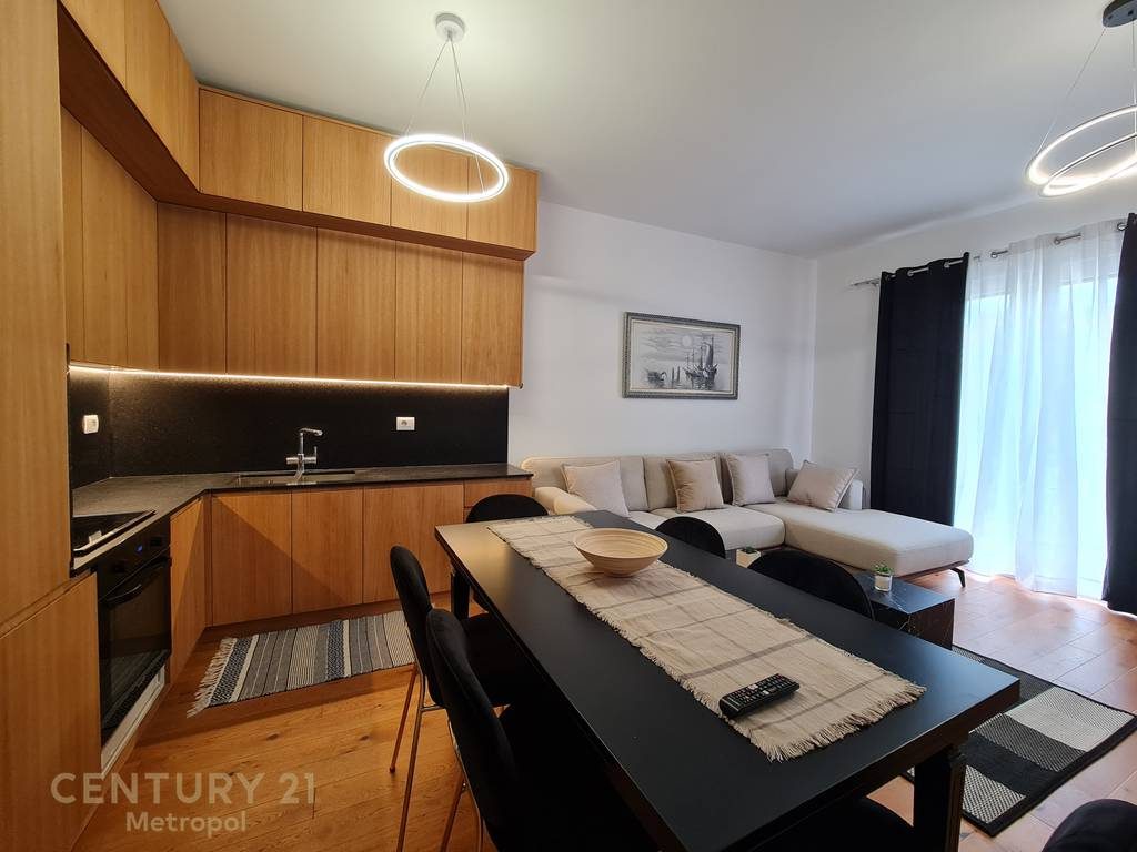 Jepet me qira apartament 2+1+2 në Rezidencën Private Petrelë