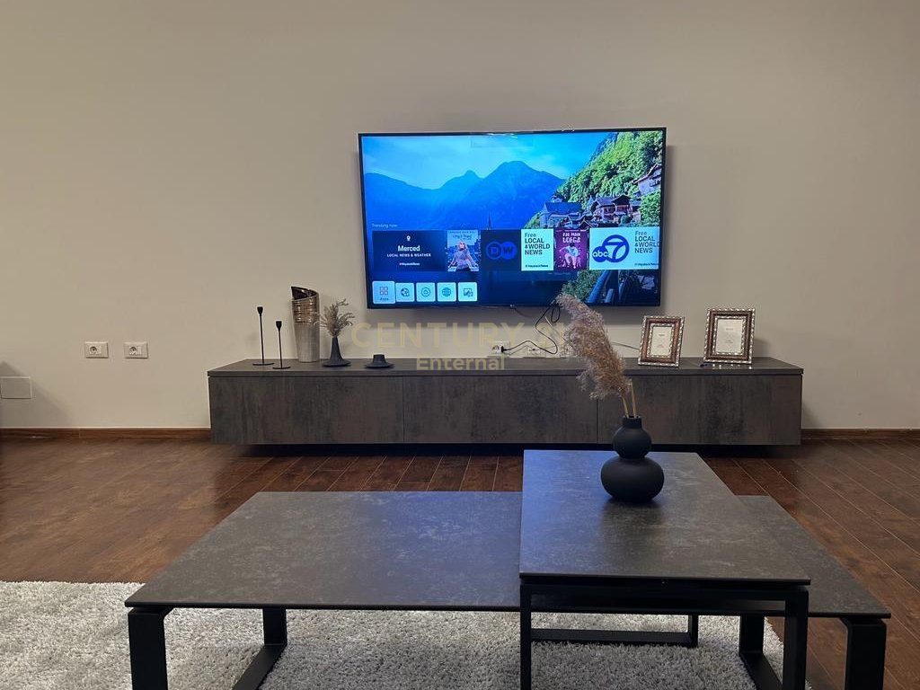 Jepet me Qera Apartament/Zyra  2+1+2 tek zona e ish Gardes