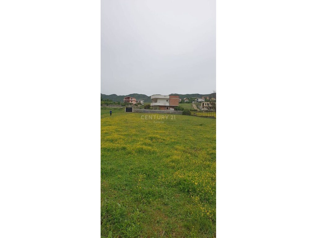 Tokë për shitje në Picar, pranë City Park – 1500 m²
