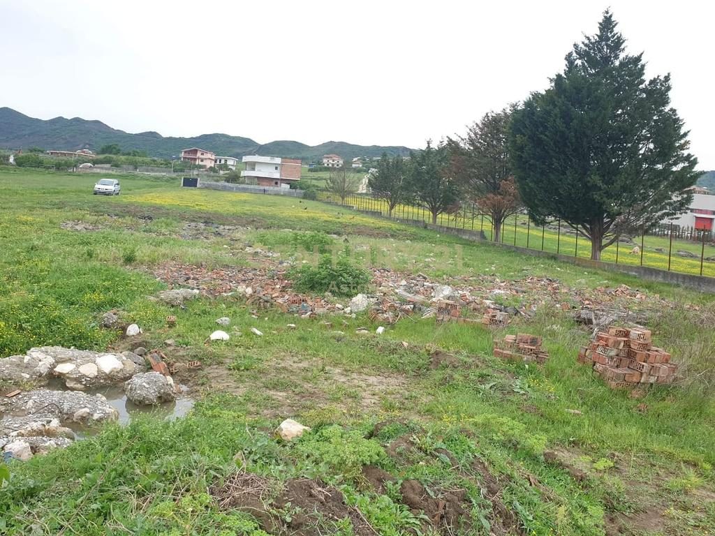 Tokë për shitje në Picar, pranë City Park – 1500 m²