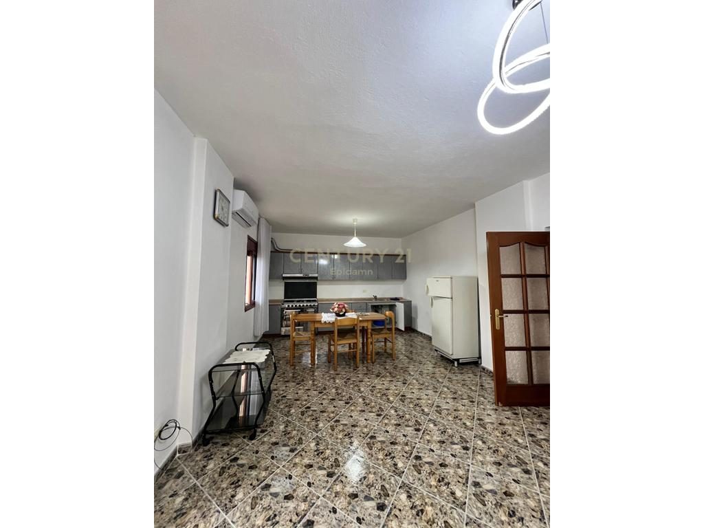 APARTAMENT 3+1+2 TUALETE PER QERA, PRANE TREGUT FRUTA-PERIME, DURRES!