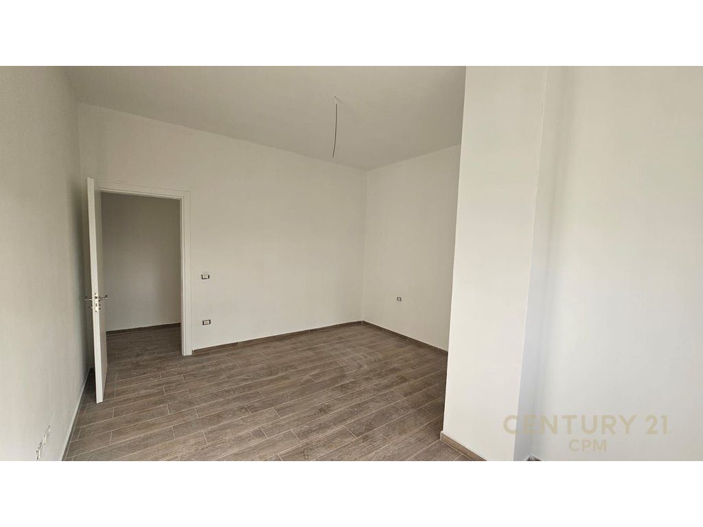Apartament 2+1 Per Shitje Prane Bulevardit Te Ri!