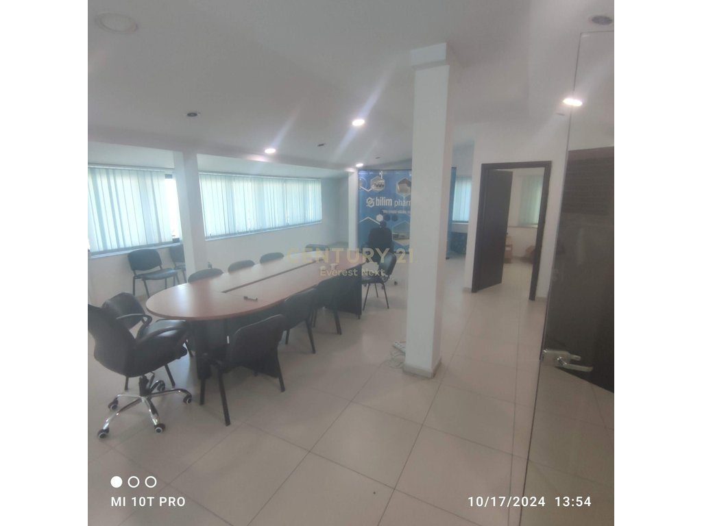 MINISTRIA E JASHTME - ZYRË AMBIENT DUPLEX ME QIRA