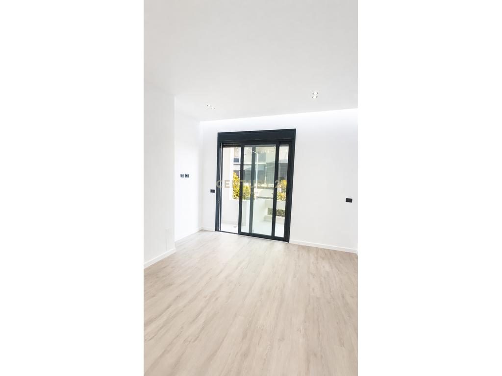 Shitet apartament 1+1 në Lungomare, Vlorë – një mundësi perfekte për banim ose investim!