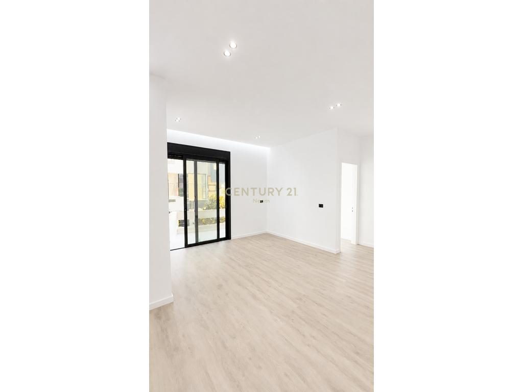 Shitet apartament 1+1 në Lungomare, Vlorë – një mundësi perfekte për banim ose investim!