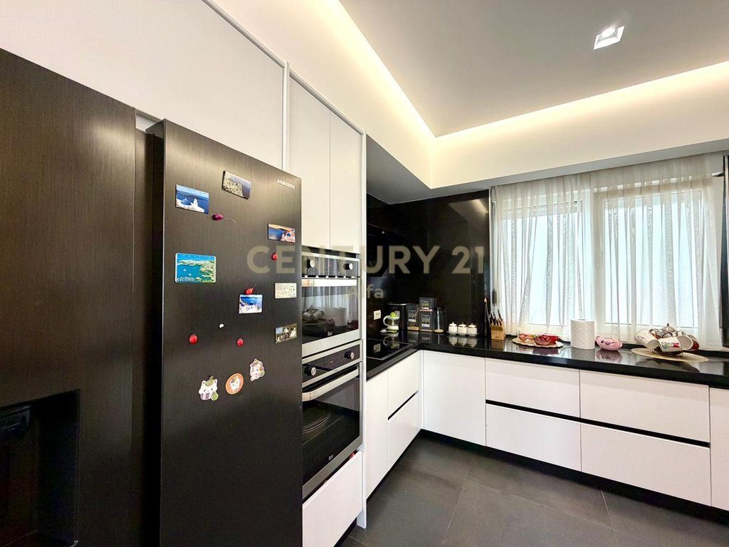SHESIM, APARTAMENT PREMIUM 2+1+2 me POST PARKIMI, LIQENI I THATE‼️