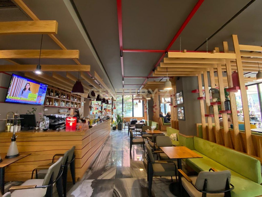 Shitet Ambient Bar-Kafe në Fresk, i Mobiluar !