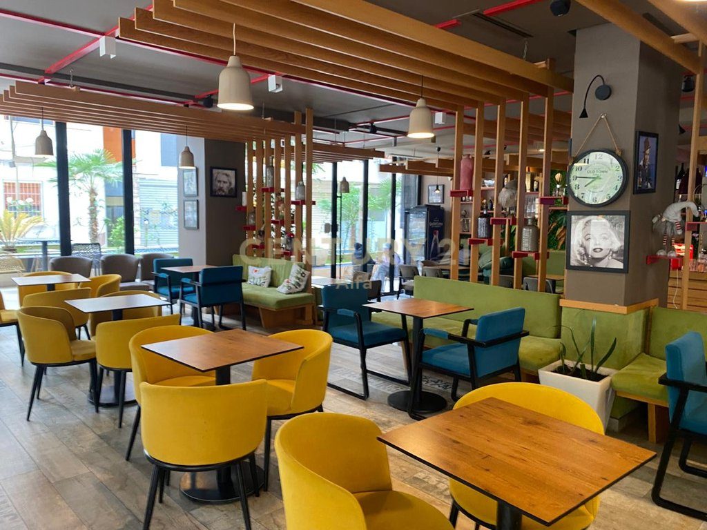 Shitet Ambient Bar-Kafe në Fresk, i Mobiluar !