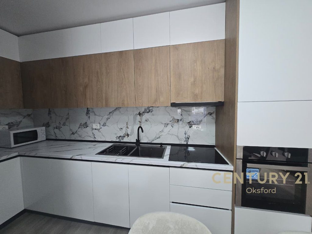 APARTAMENT ME QIRA 2+1+2T NE ZONEN E 5 MAJIT