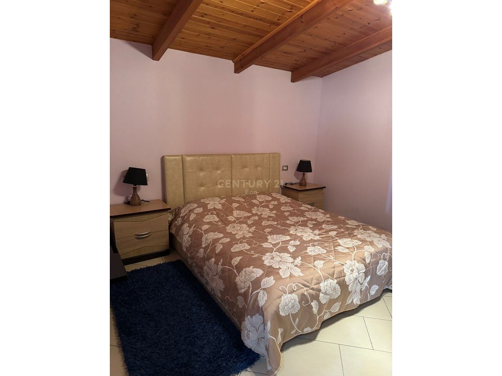 JEPET ME QIRA APARTAMENT 1+1 ME PAMJE DETI NE PLAZH, DURRES !