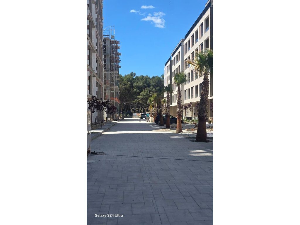 SHITET  APARTAMENT 1+1 + POST PARKIMI  TEK RESIDENCA  LOREDIS , QERRET !!!