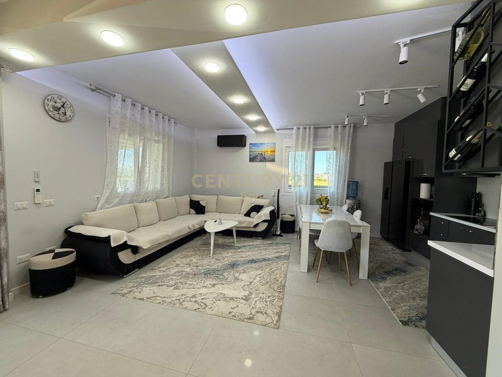 SHITET VILE MODERNE 2-KATESHE NE XHAFZOTAJ ,DURRES!