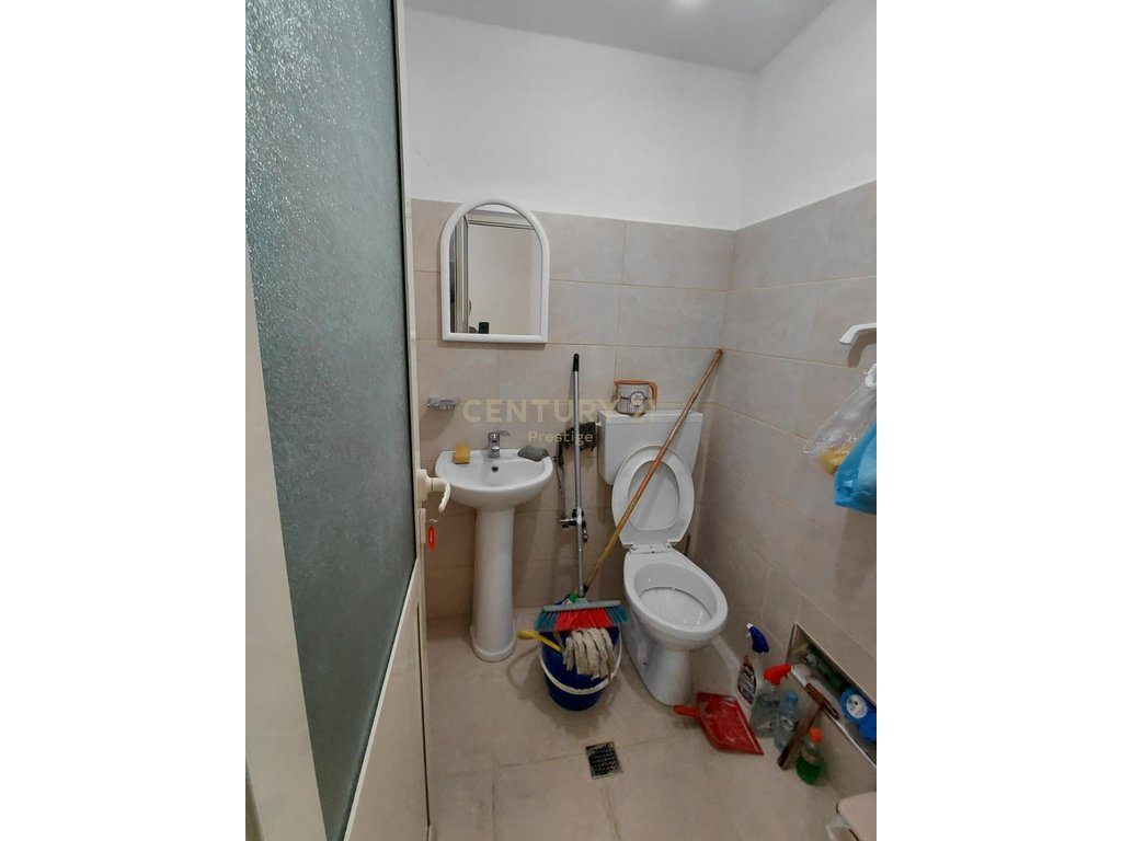 AMBIENT KOMERCIAL NE SHITJE, VENDOSUR TEK TREGU ELEKTRIK, TIRANE!