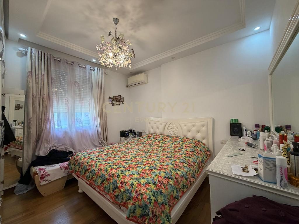 5-MAJI, SHESIM APARTAMENT 2+1+2